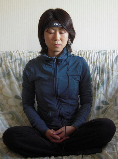 脳ヨガ中の瑜伽さん。セルシネ・エイム研究所 脳ヨガ中の瑜伽さん。