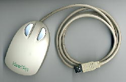 電極はマウス型でUSBに簡単接続